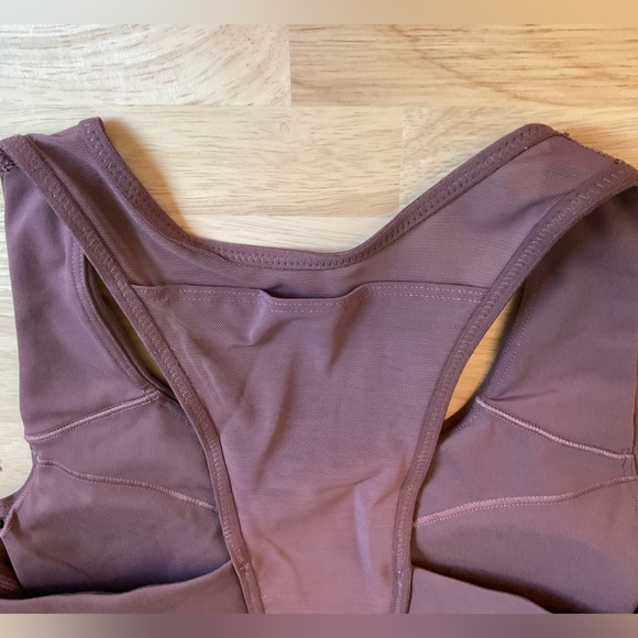 NWT Women’s New Balance Sleek Medium Support Pocket Sports Bra - Size SMALL - Picture 10 of 11